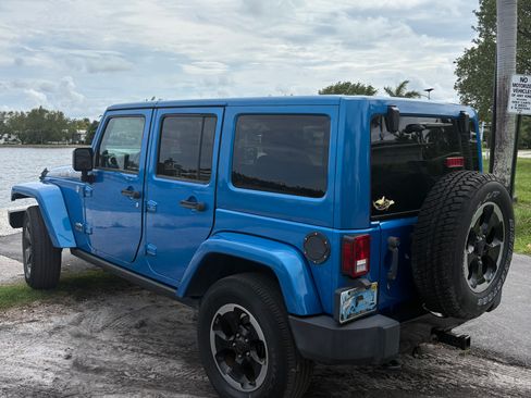 Used 2014 Jeep Wrangler Unlimited Sahara AWD/4WD image 2
