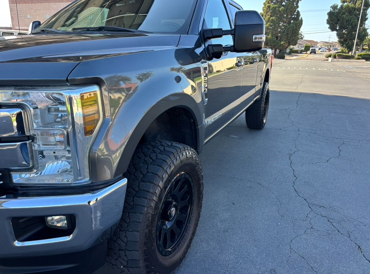 Used 2018 Ford F250 Lariat w/ Lariat Ultimate Package AWD/4WD image 4