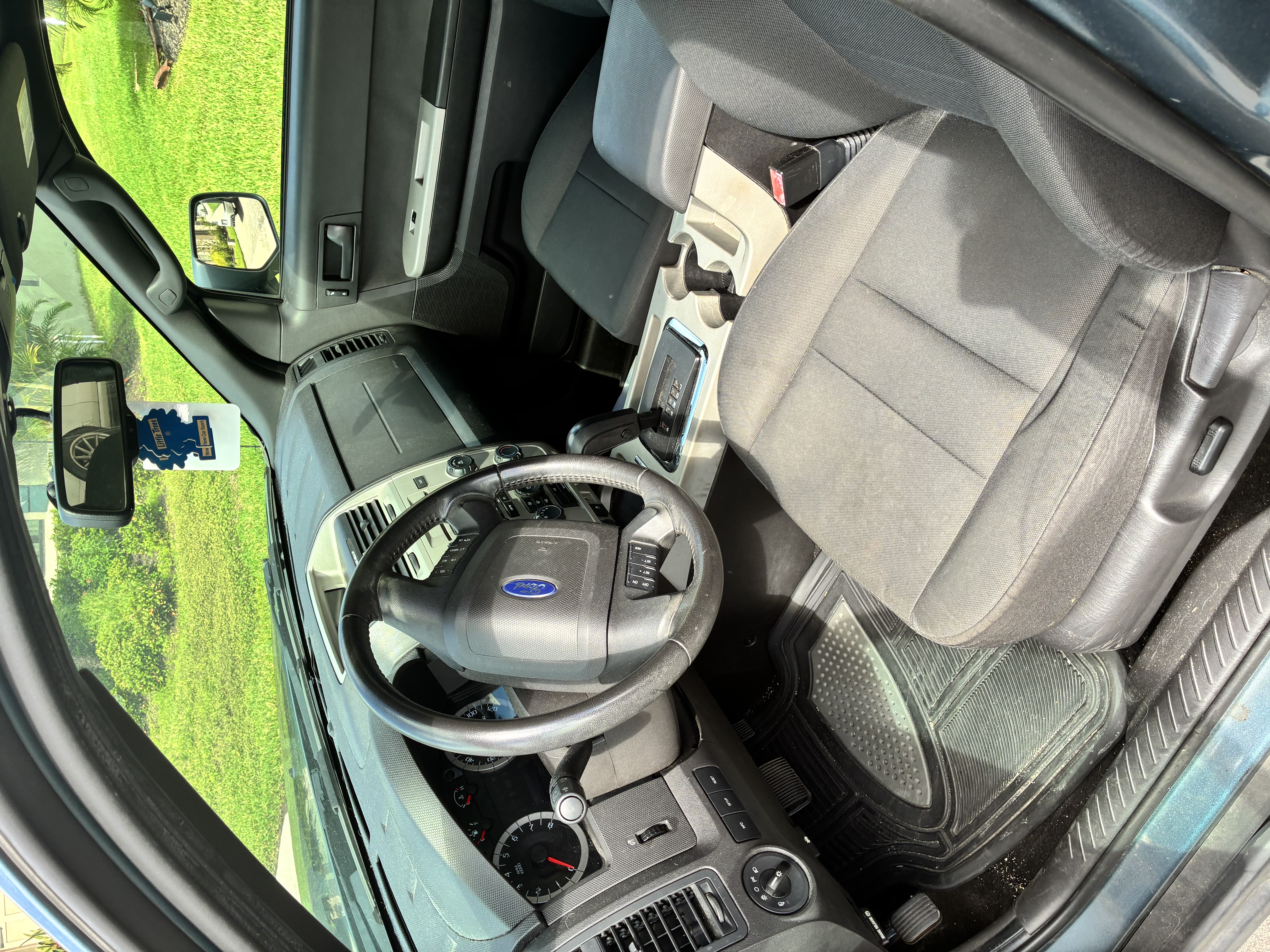 Used 2010 Ford Escape XLT AWD/4WD image 6