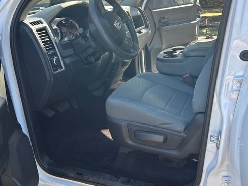 Used 2018 RAM 2500 Tradesman w/ Chrome Appearance Group image 8