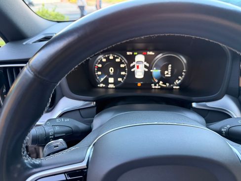 Used 2019 Volvo S60 T8 R-Design AWD/4WD image 9