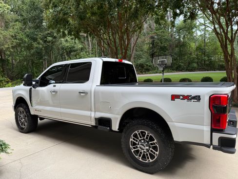 Used 2025 Ford F350 Platinum w/ Platinum Plus Package image 4