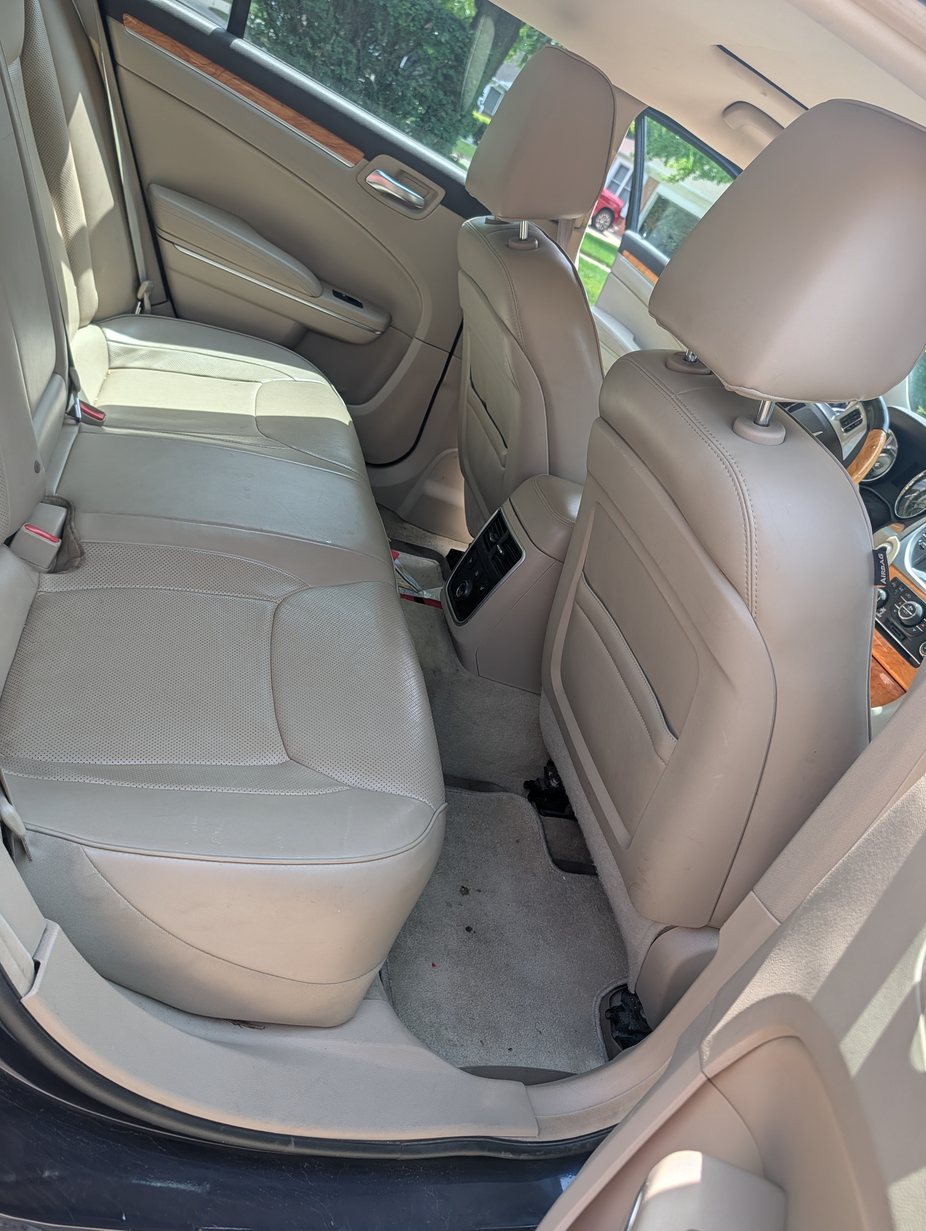 Used 2014 Chrysler 300 C AWD/4WD image 10