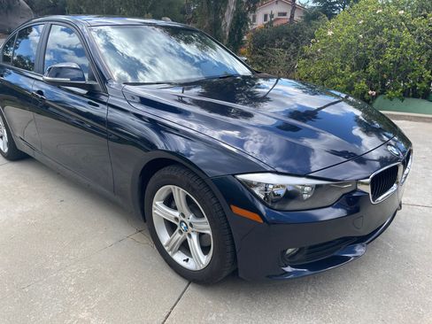 Used 2014 BMW 320i Sedan RWD image 5