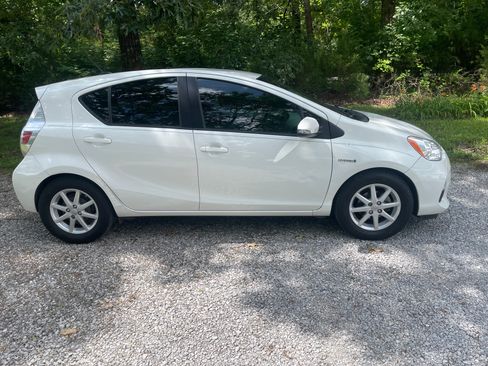 Used 2012 Toyota Prius C Three w/ Preferred Accessory Pkg #1 FWD image 1