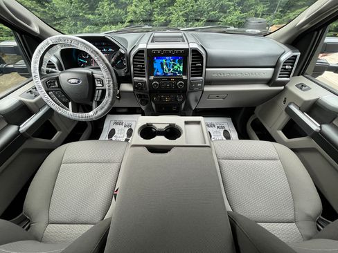 Used 2022 Ford F350 XLT w/ XLT Premium Package AWD/4WD image 11