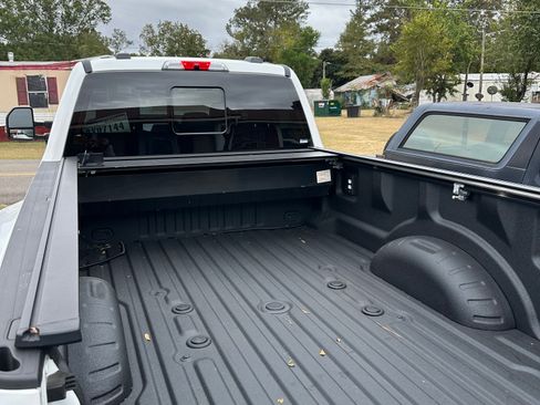 Used 2024 Ford F450 Limited w/ FX4 Off-Road Package image 16