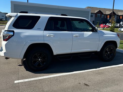 Used 2021 Toyota 4Runner SR5 Premium image 5