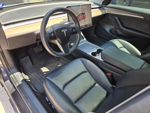 Used 2022 Tesla Model 3 Long Range AWD/4WD image 10
