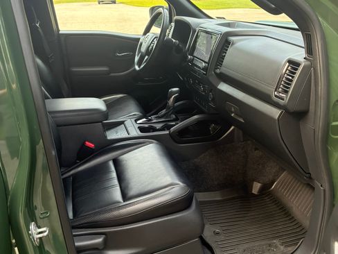 Used 2022 Nissan Frontier PRO-4X w/ Pro-4X Premium Package AWD/4WD image 16