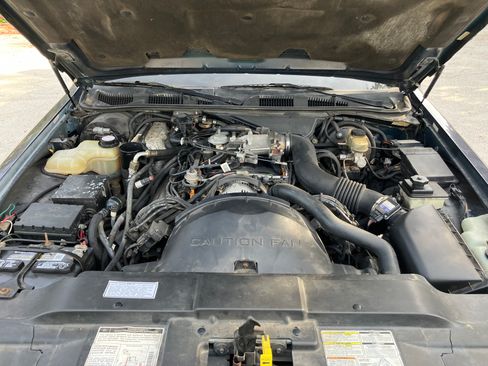 Used 1997 Lincoln Town Car Executive RWD image 13
