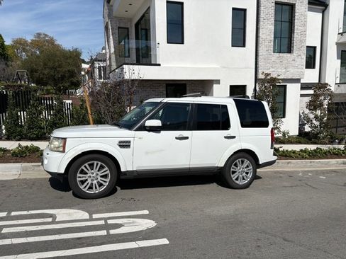Used 2011 Land Rover LR4 HSE image 4