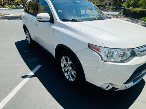 Used 2015 Mitsubishi Outlander SE AWD/4WD image 4