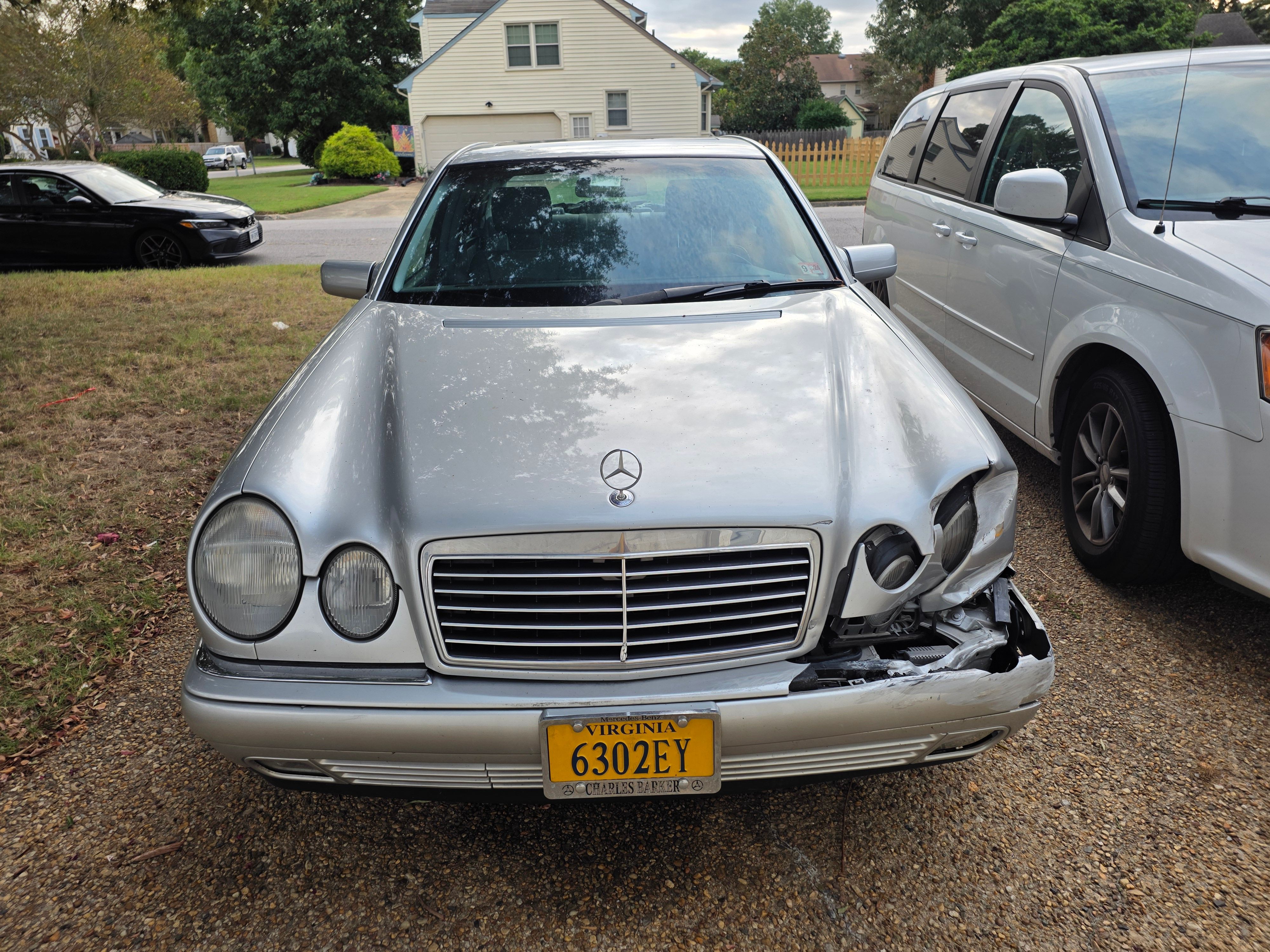 Used 1999 Mercedes-Benz E 320 Sedan image 6