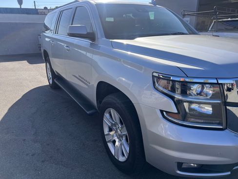 Used 2016 Chevrolet Suburban LT image 6