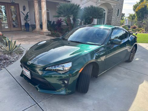 Used 2020 Toyota 86 image 1