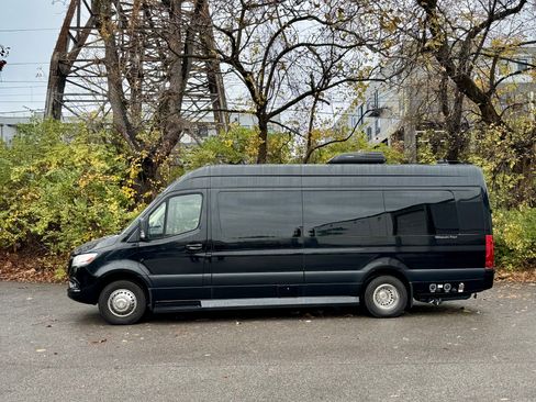 Used 2020 Mercedes-Benz Sprinter 3500 image 10