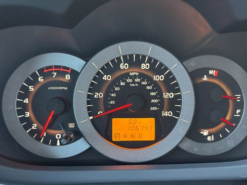 Used 2012 Toyota RAV4 FWD image 18