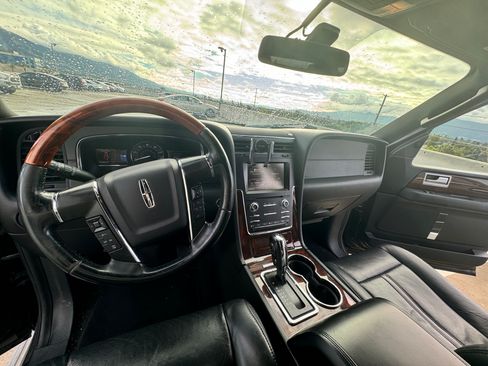 Used 2015 Lincoln Navigator L 2WD image 13