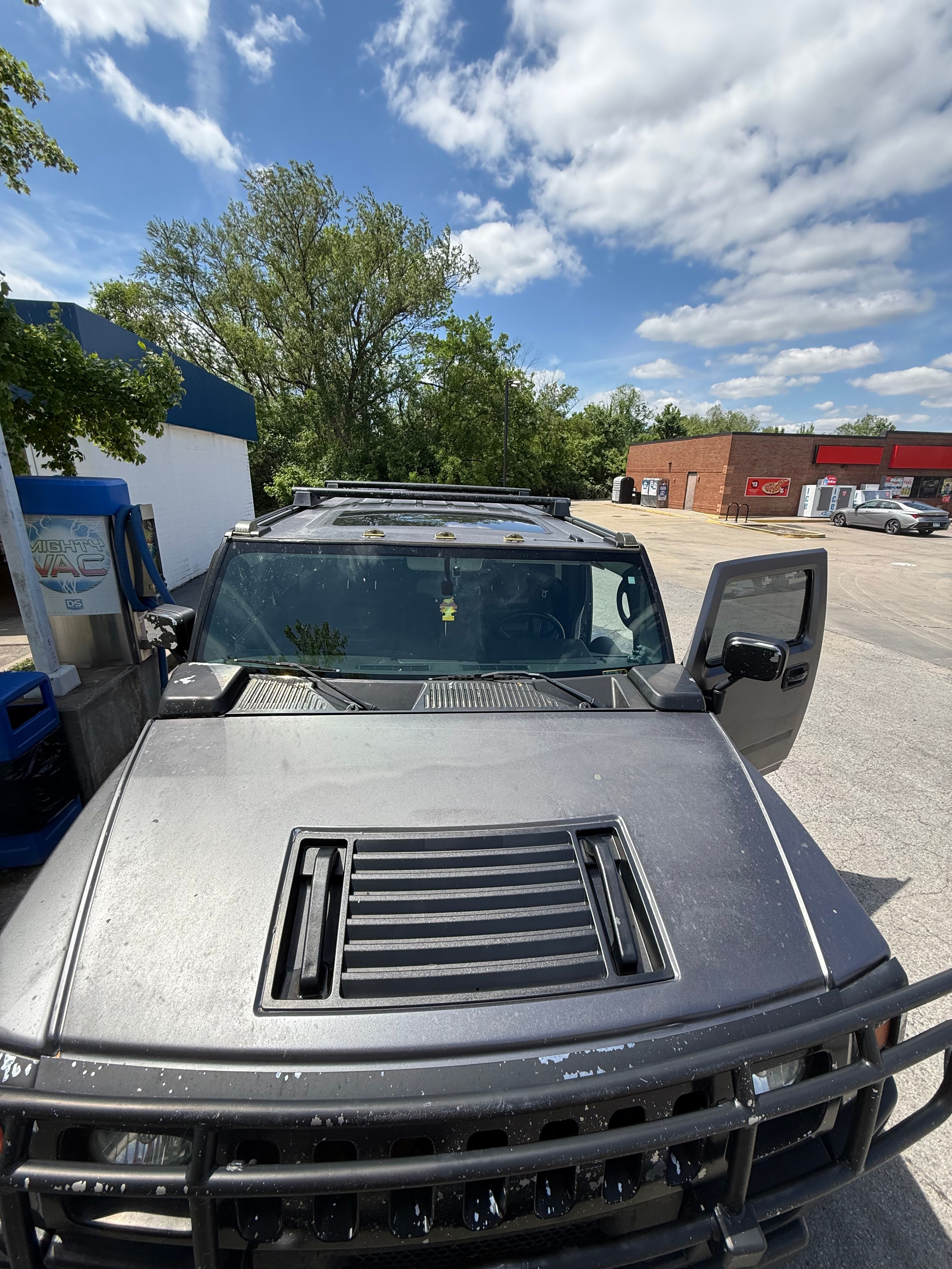 Used 2005 HUMMER H2 w/ Preferred Equipment Group AWD/4WD image 4