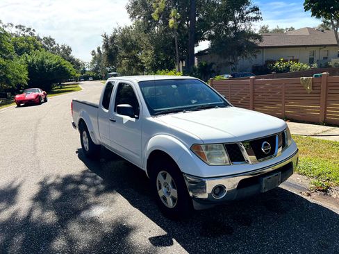 Used 2007 Nissan Frontier SE w/ SE Value Truck Pkg image 5