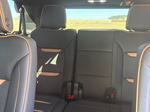 Used 2024 GMC Yukon AT4 w/ Technology Package image 12