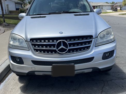 Used 2007 Mercedes-Benz ML 350 ML 350 Sport Utility 4D image 2