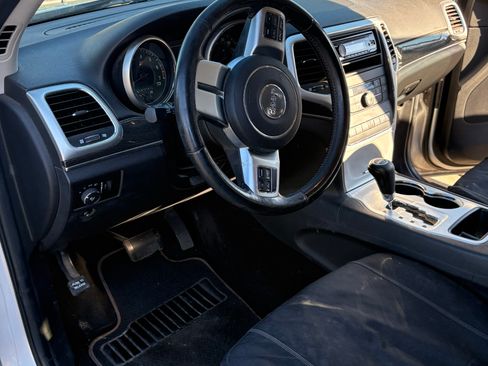 Used 2011 Jeep Grand Cherokee 70th Anniversary image 6