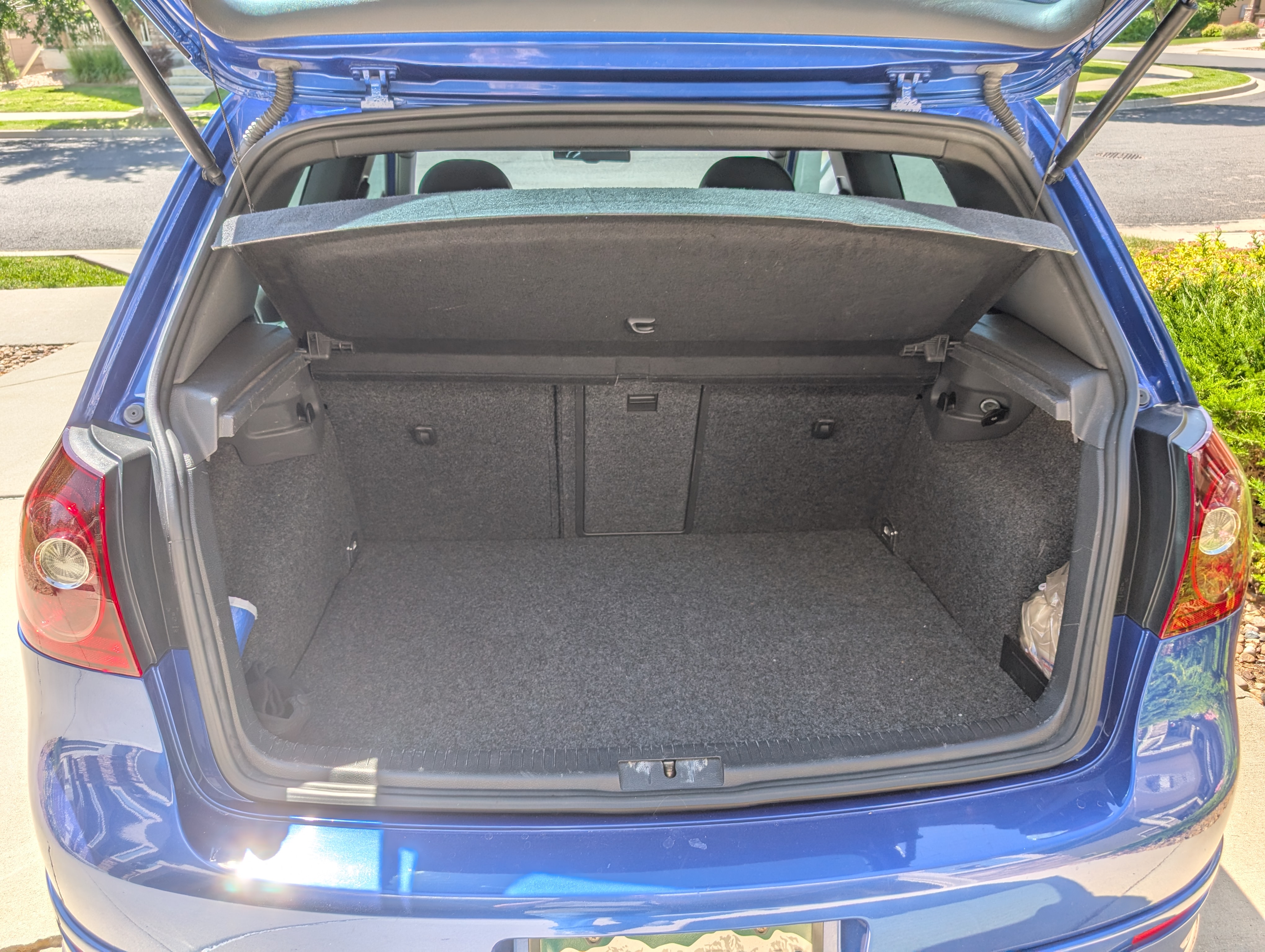 Used 2008 Volkswagen R32 AWD/4WD image 9