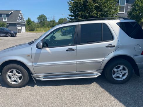 Used 2001 Mercedes-Benz ML 320 4MATIC image 8