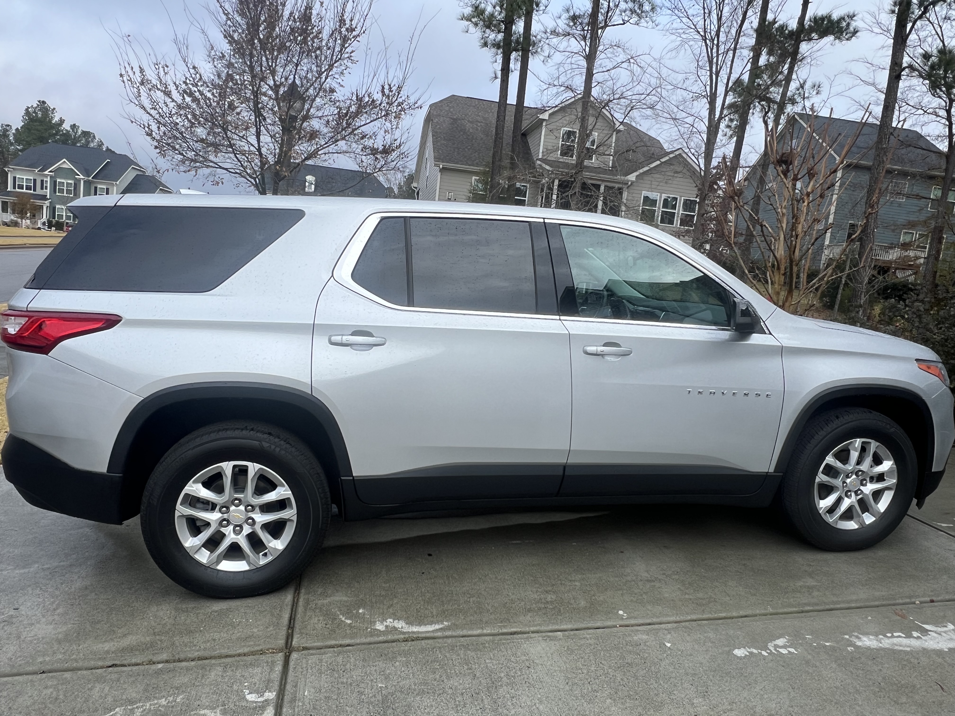 Used 2021 Chevrolet Traverse LS AWD/4WD image 6