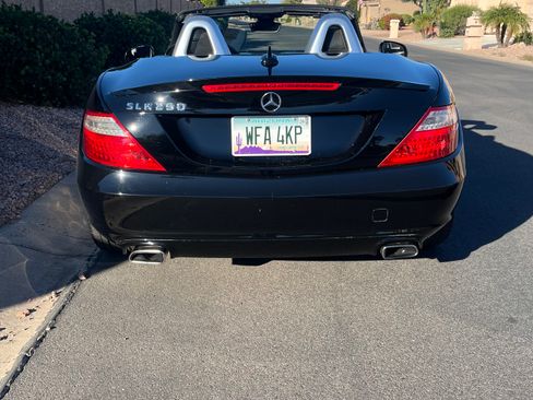 Used 2013 Mercedes-Benz SLK 250 image 6