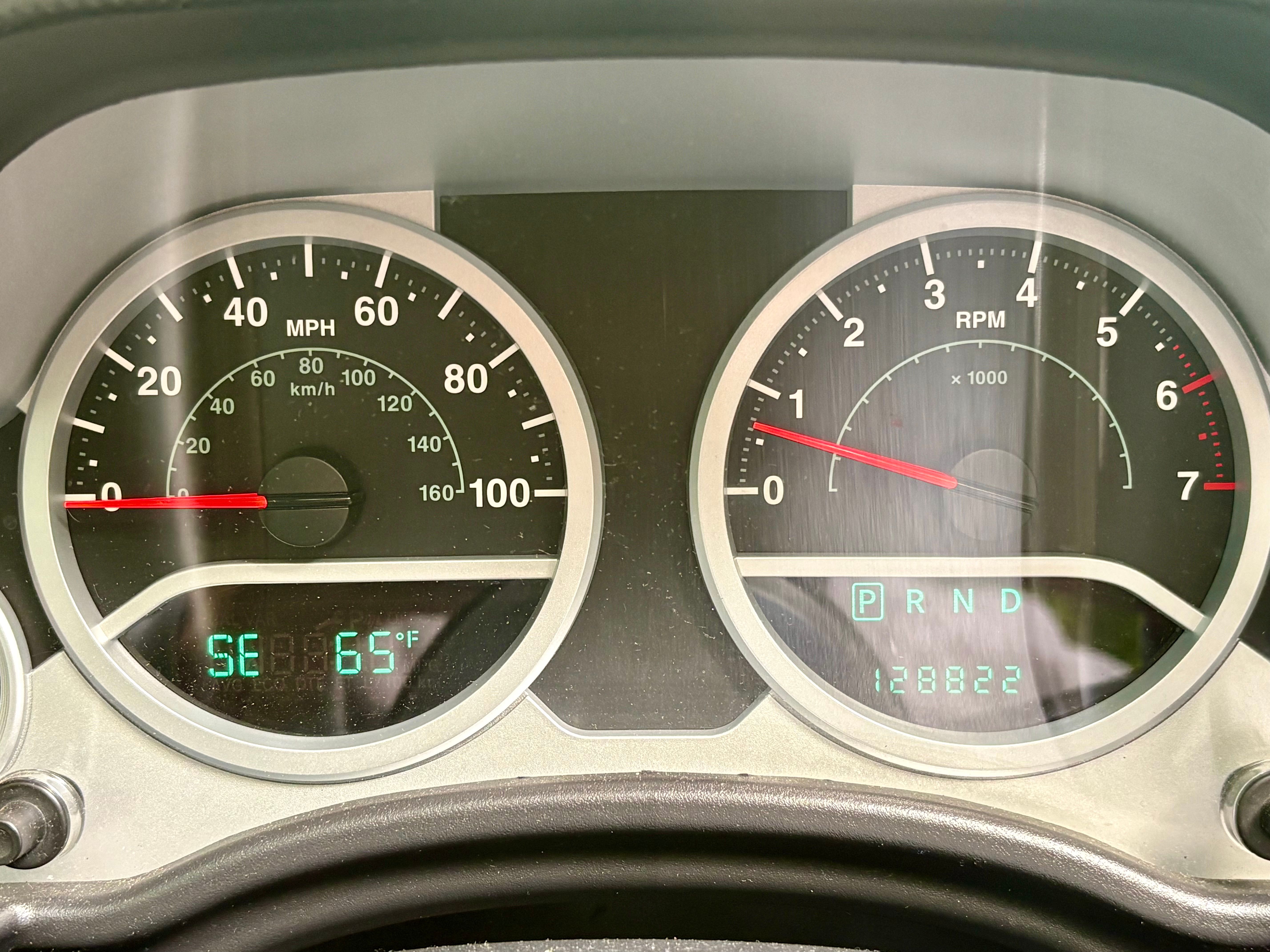 Used 2007 Jeep Wrangler Unlimited Sahara w/ Dual Top Group AWD/4WD image 10