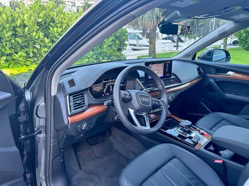 Used 2023 Audi Q5 2.0T Premium Plus w/ Premium Plus Package AWD/4WD image 1