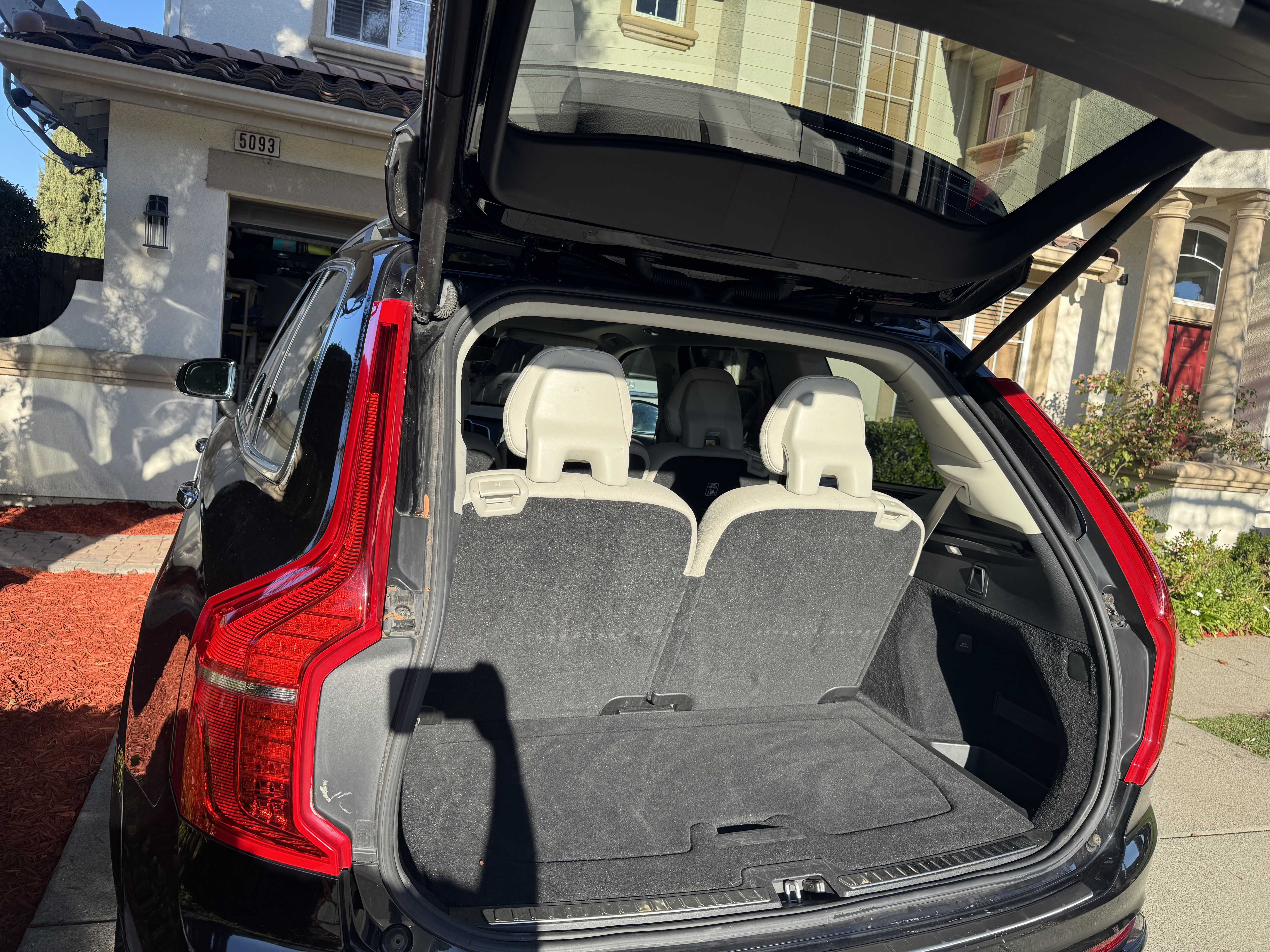 Used 2019 Volvo XC90 T5 Momentum w/ Advanced Package AWD/4WD image 10