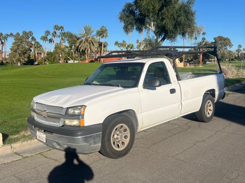 Used 2005 Chevrolet Silverado 1500 W/T image 1