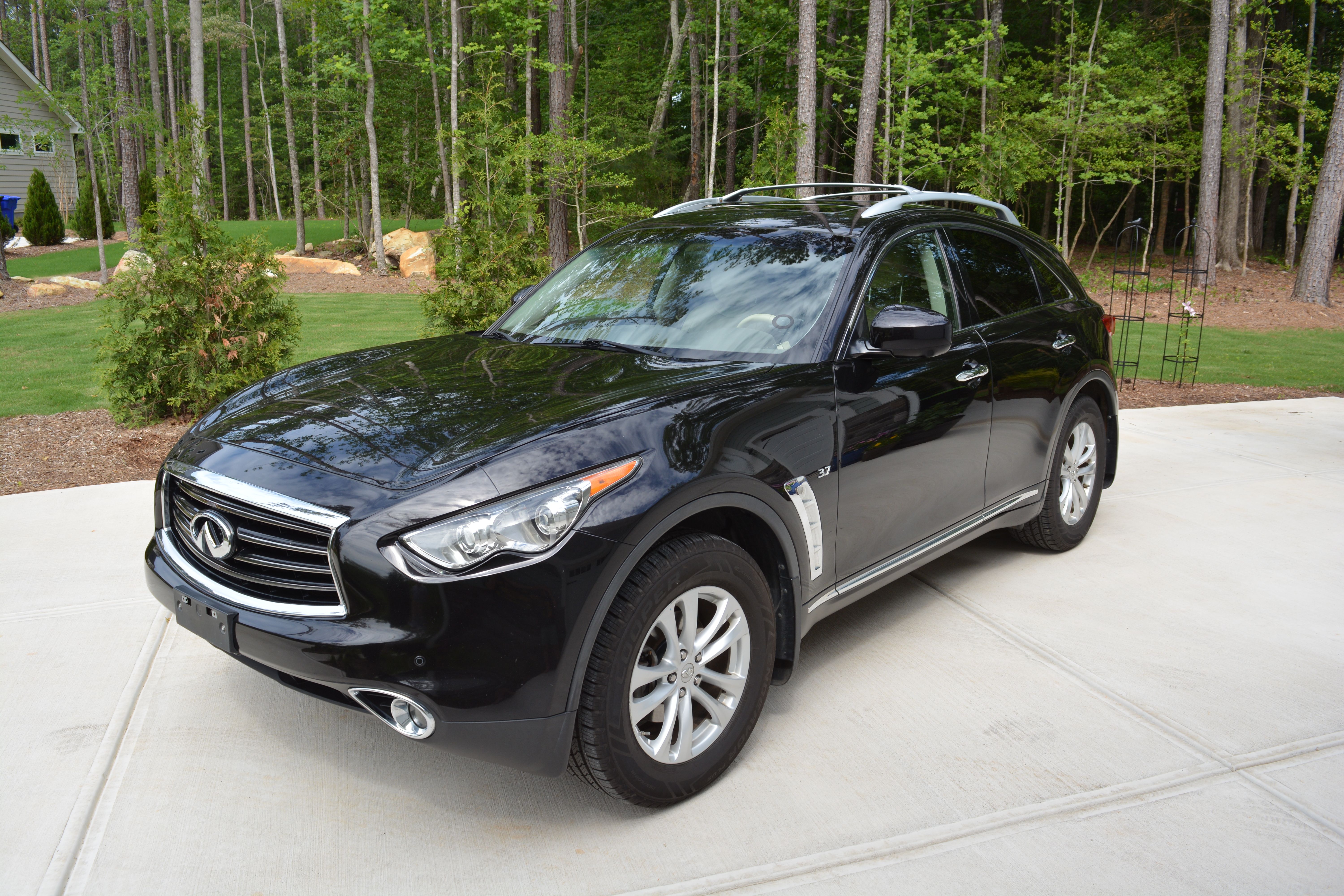 Used 2014 INFINITI QX70 AWD w/ Premium Package image 4
