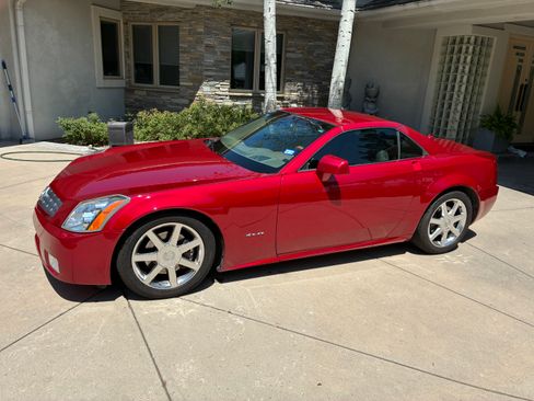 Used 2005 Cadillac XLR RWD image 4