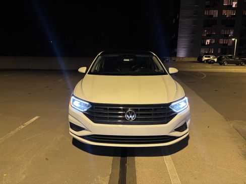 Used 2019 Volkswagen Jetta SEL w/ Cold Weather Package image 5