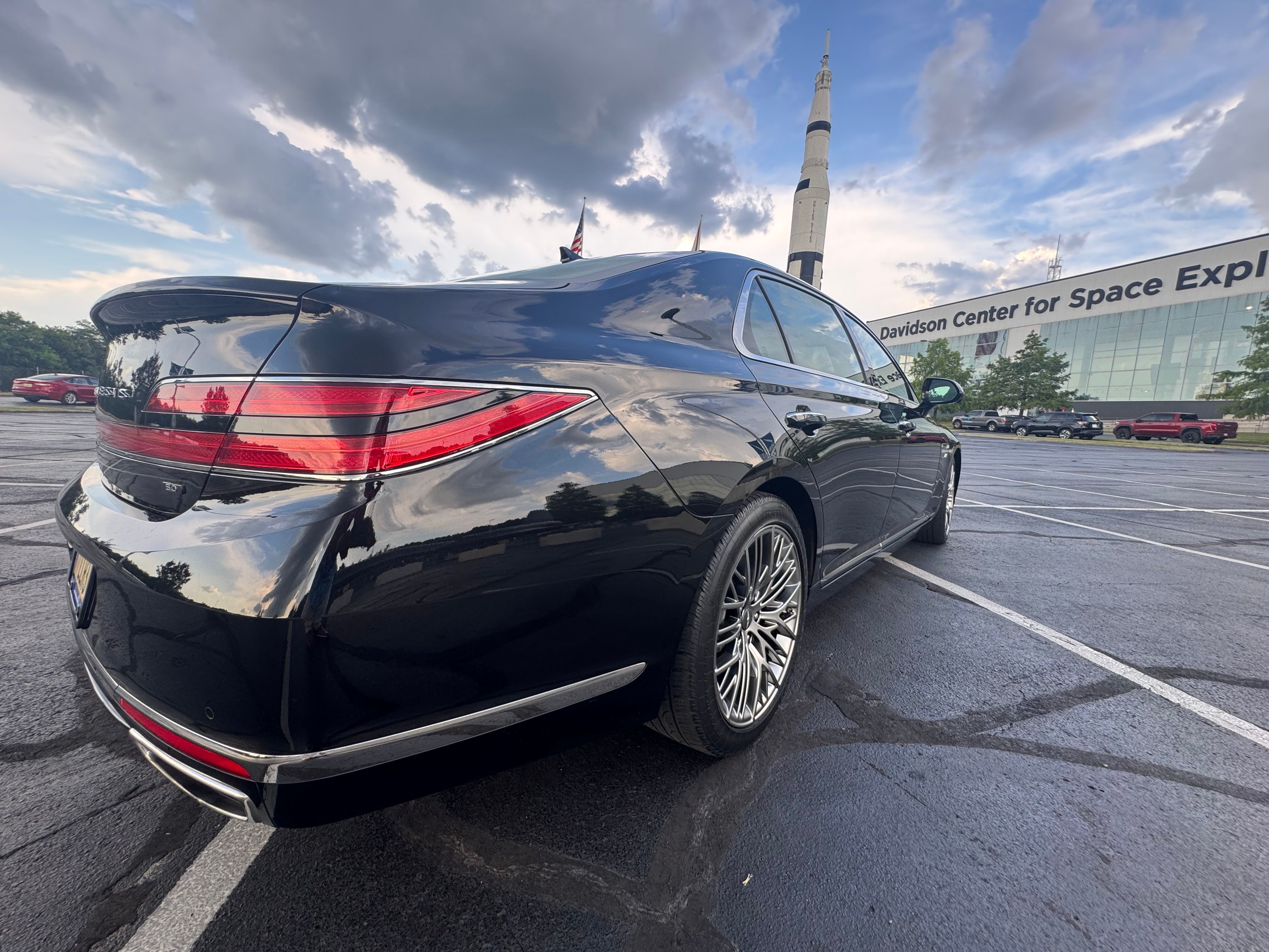 Used 2022 Genesis G90 5.0 Ultimate RWD image 8