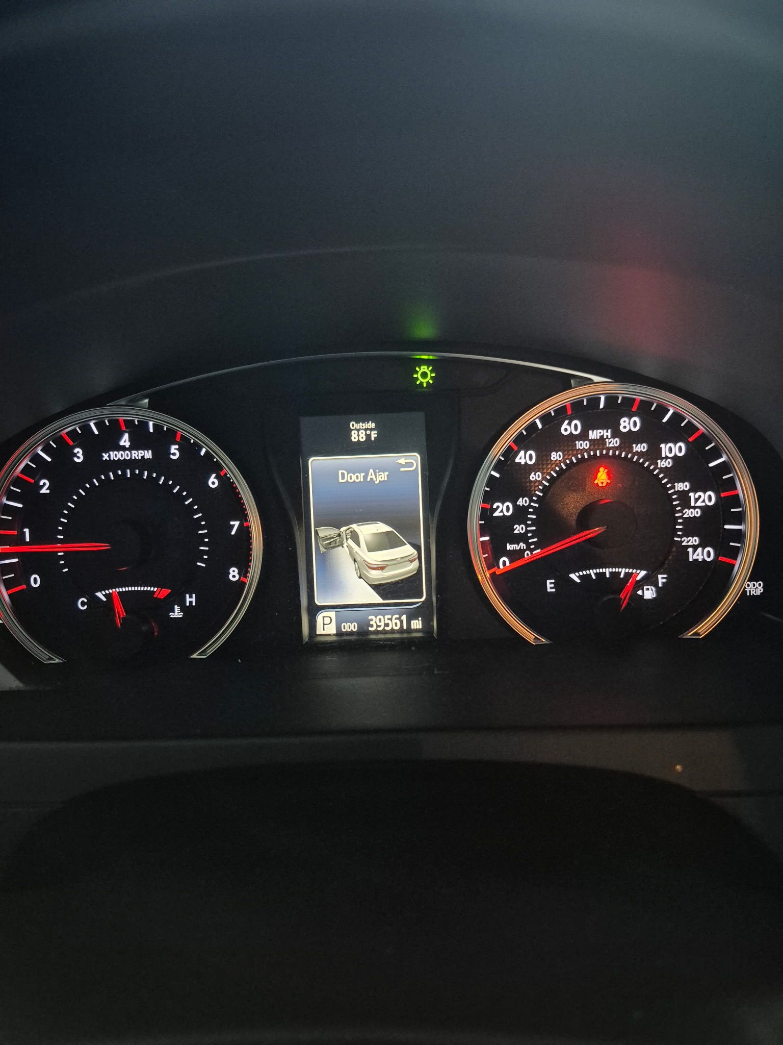 Used 2016 Toyota Camry XSE FWD image 10
