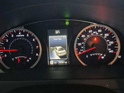 Used 2016 Toyota Camry XSE FWD image 10