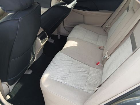 Used 2014 Toyota Camry LE image 10