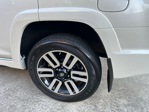 Used 2016 Toyota 4Runner Limited image 4