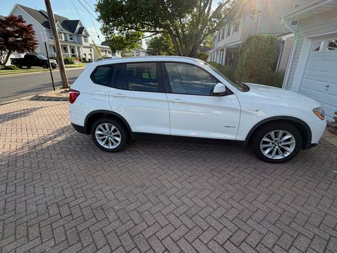 Used 2017 BMW X3 xDrive28i AWD/4WD image 4