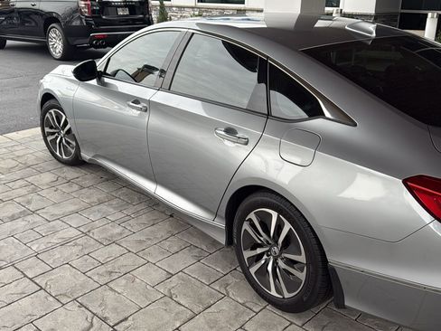 Used 2019 Honda Accord Touring image 6