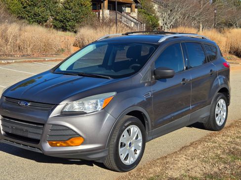 Used 2013 Ford Escape S image 1