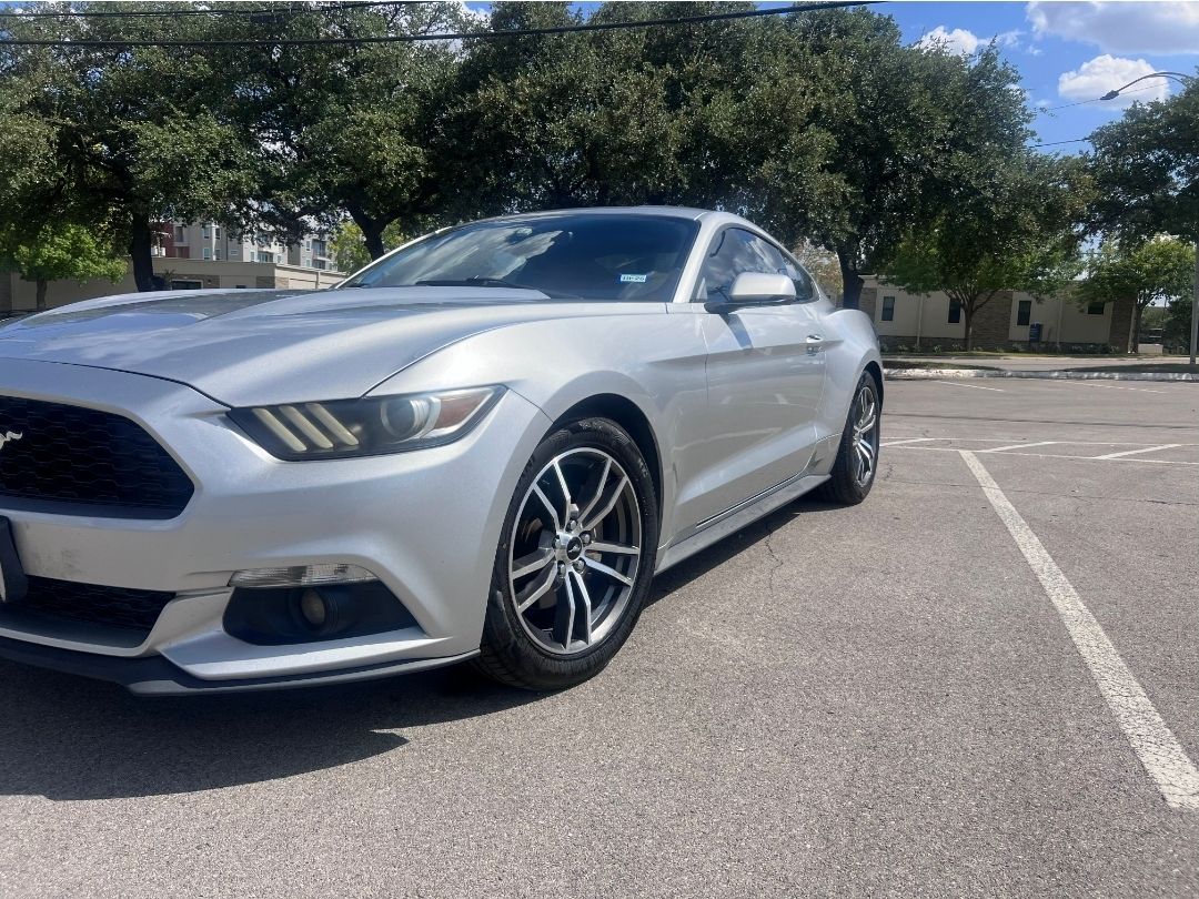 Used 2016 Ford Mustang Premium RWD image 13
