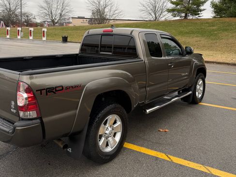 Used 2015 Toyota Tacoma TRD Pro image 6