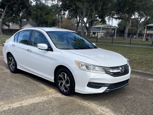 Used 2016 Honda Accord LX image 2